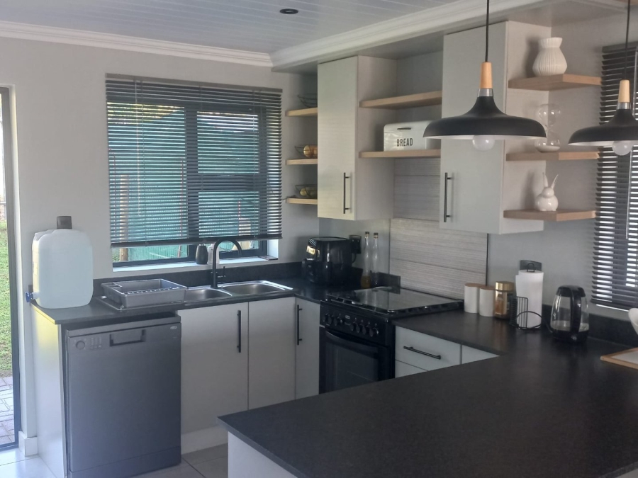 4 Bedroom Property for Sale in Hartenbos Heuwels Western Cape